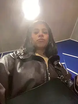 Stripchat Sex Cam of NINA_18_YEARS