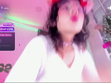 Stripchat Sex Cam of Sweet-SharoKitty