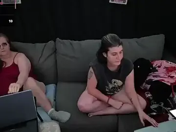 Stripchat Live Sex Cam of Bella_and_Marie