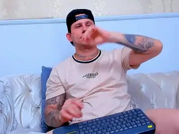 Stripchat Live Sex Cam of Scott_Clark