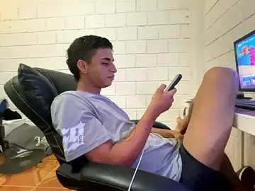 Stripchat Adult Video Chat of Max_TheHorseDick