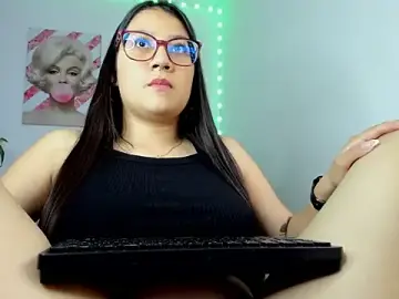 Stripchat Live Sex Cam of rouse_red