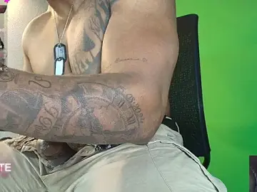 Stripchat Sex Cam of hot_black3