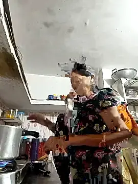 ISHANI-SINGH from stripchat