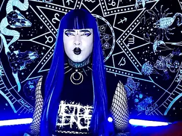 Stripchat Free Live Porn of naomi_satan