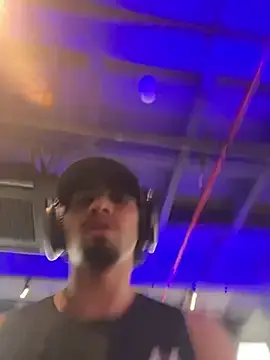 Stripchat Watch Live Sex Cams of andy_0018