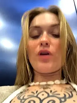 Stripchat Watch Live Sex Cams of Goldloeckchen159