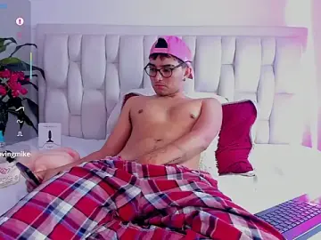 Stripchat Live Sex of Archie_77