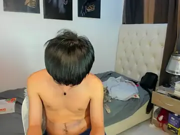 Stripchat Sex Chat of XloverXsiantwink