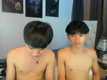 Stripchat Nude Webcam of XloverXsiantwink