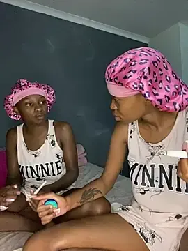 Stripchat Adult Video Chat of LonelyQueenxx25