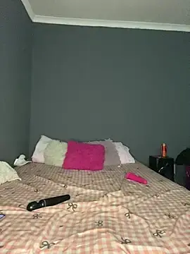 Stripchat Free Live Porn of LonelyQueenxx25