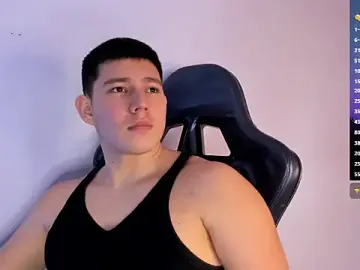 Stripchat Adult Webcam of JamesCr_
