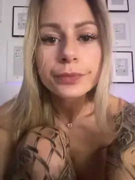 Stripchat Free Porn Cam of X_JamieLove_X