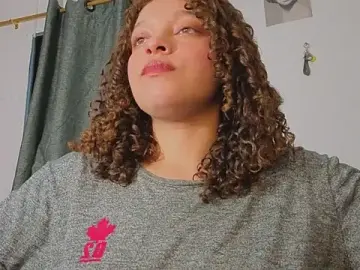 Stripchat Sex Cam of Ada_gales_