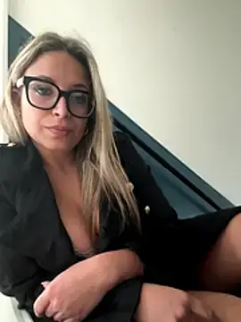 Stripchat Best Webcam of AnissaHale