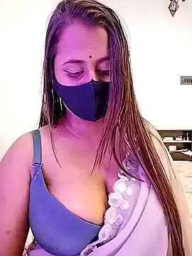 LoveLy-Soneya from stripchat