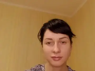 Stripchat Live Sex Cam of -Crystal-