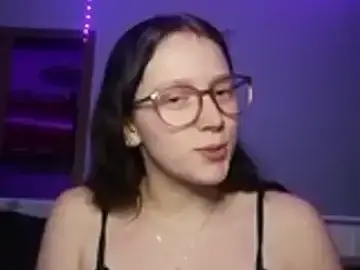 Stripchat Live Sex Cam of YoungLisaa18