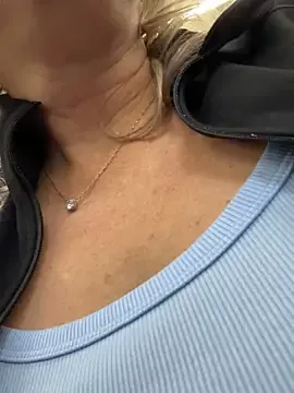 Stripchat Private Sex Chat of Cherry-red-xo