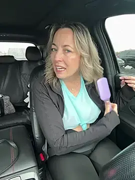 Stripchat Free Live Porn of Cherry-red-xo