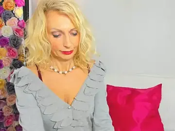 Stripchat Nude Webcam of CrystalHotty