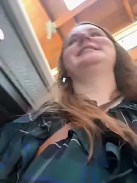 Stripchat Watch Live Sex Cams of GingerSnap33