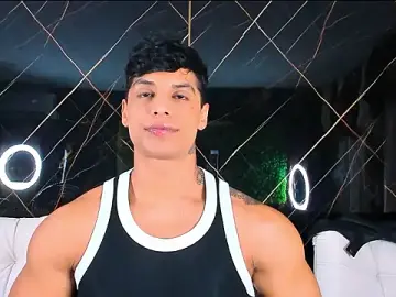 Owen_Muzcle from stripchat