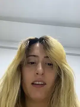 Stripchat Adult Video Chat of __SARISEXSY__