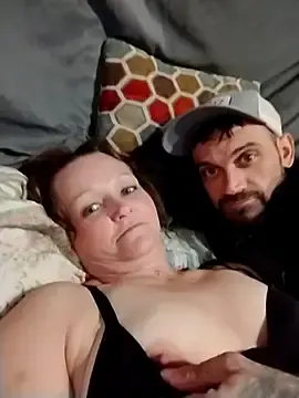 Stripchat Sex Cam of badgirlandjunior69