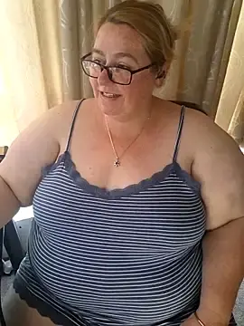 Stripchat Free Porn Cam of Iceprincess2bad4u