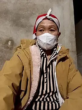 Stripchat Live Sex Cam of LoveShae_01