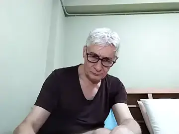 BIGUNCUTHARDCOCK from stripchat