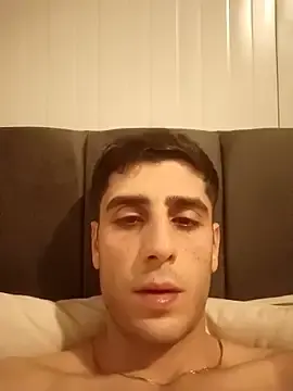 Stripchat Watch Live Sex Cams of arenn1997