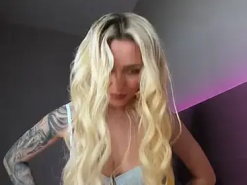 Stripchat Live Sex of CrazyWomen