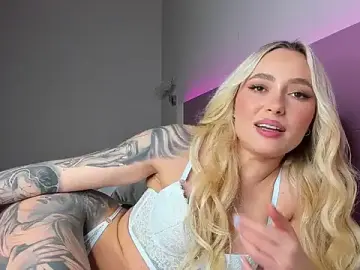 Stripchat Sex Chat of CrazyWomen