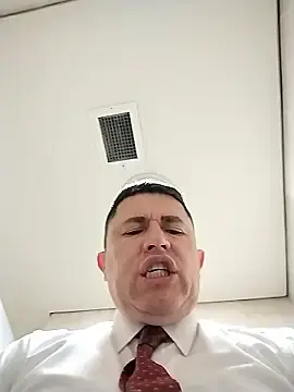 Stripchat Watch Live Sex Cams of BigCristh79