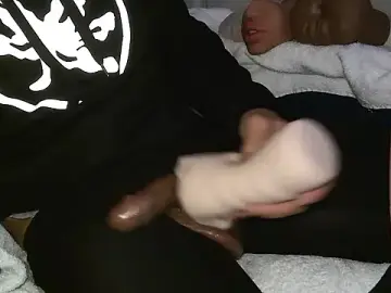 Stripchat Free Porn Cam of GRiZZLYBONE