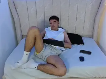 Stripchat Adult Webcams of Chris_Tempt