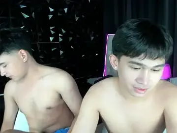 Stripchat Sex Cam of davincihugecock