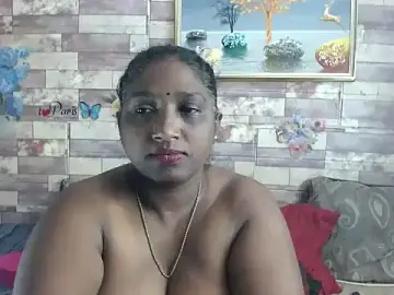 Stripchat Sex Cam of Indian_tracy