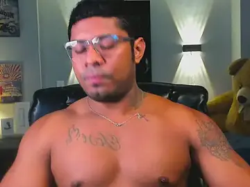 Stripchat Best Webcam of LEONHDZ