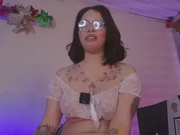 Stripchat Best Webcam of Little_maeve