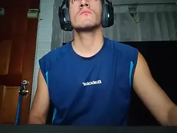 Stripchat Adult Video Chat of TommyMomentum