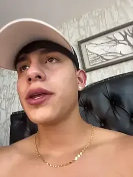 Stripchat Watch Live Sex Cams of Lander_Cruz