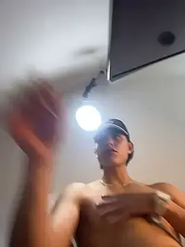 Stripchat Live Porn of Lander_Cruz