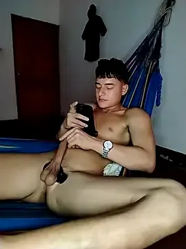 Stripchat Live Sex Cam of attractive-sexx