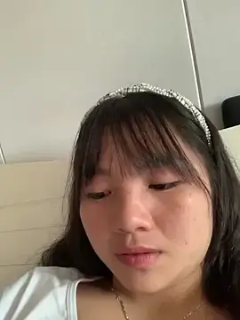 Emlyly-18 from stripchat