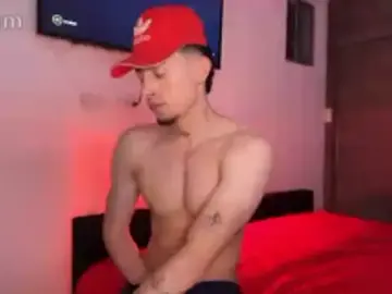 Stripchat Private Sex Chat of strongManLatino