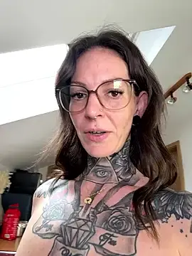 Stripchat Live Porn of BrownieyQueen
